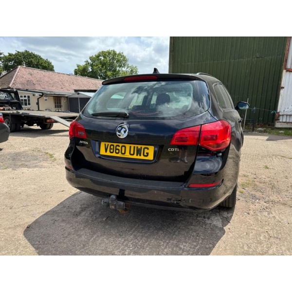 Vauxhall Astra - 1.7 CDTi ecoFLEX Exclusiv Sports Tourer 5dr Diesel Manual Euro 5 (110 ps)