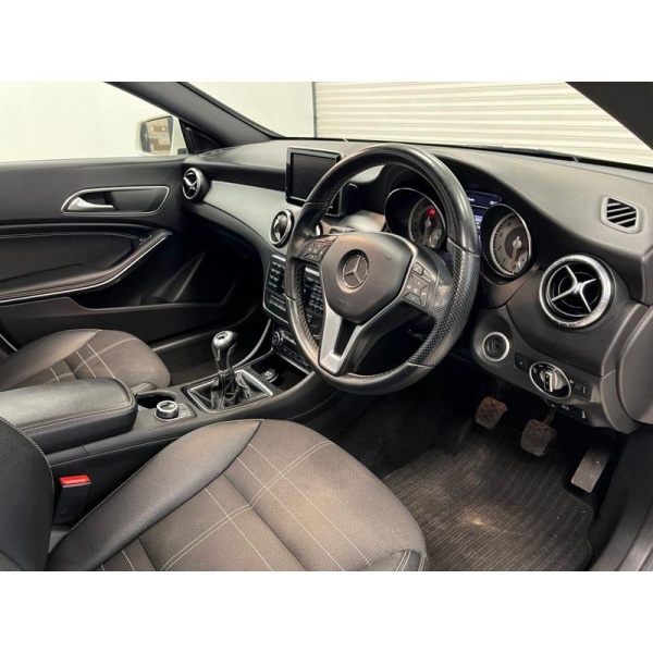 Mercedes-Benz CLA - 1.6 CLA180 SPORT 4d 122 BHP