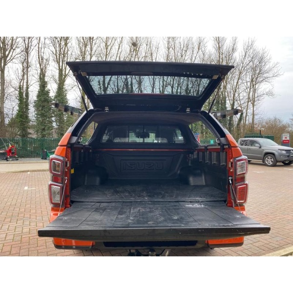 Isuzu D-max - 1.9 TD V-Cross Auto 4WD Euro 6 (s/s) 4dr