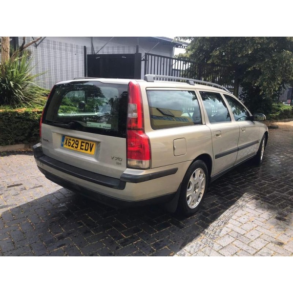 Volvo V70 - 2.4 Estate 5dr Petrol Manual (205 g/km, 140 bhp)