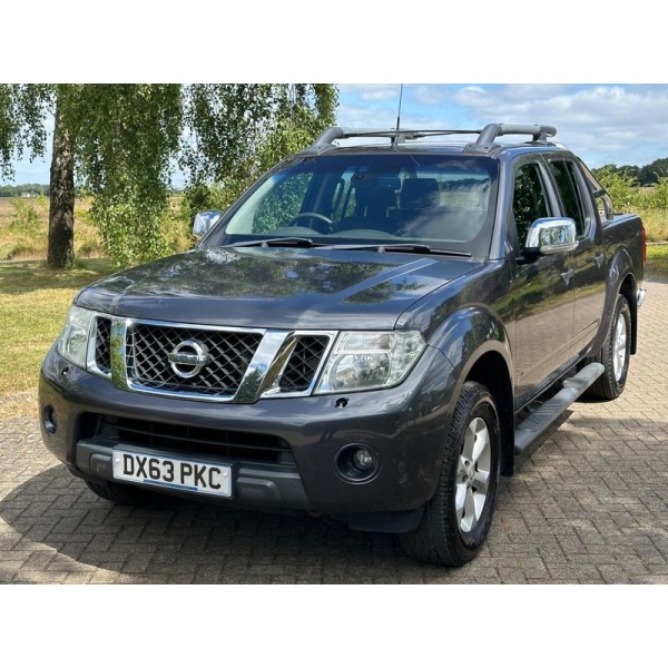 Nissan Navara - 2.5 dCi Tekna Auto 4WD Euro 5 4dr