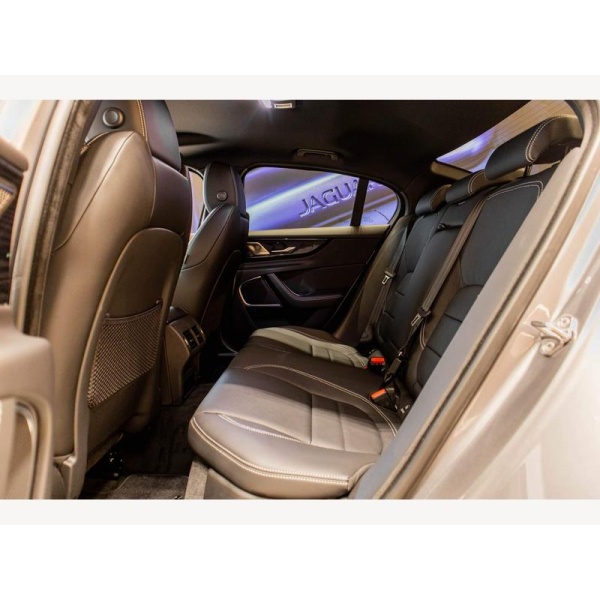 Jaguar XE - 2.0 D200 MHEV R-Dynamic SE Black Auto Euro 6 (s/s) 4dr