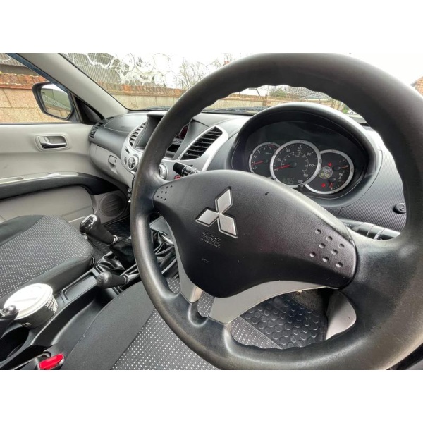 Mitsubishi L200 - 2.5 DI-D Trojan 4WD Euro 5 4dr