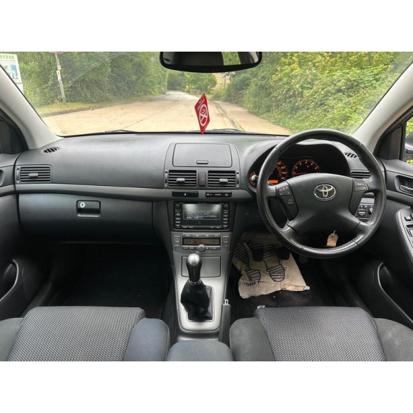 Toyota Avensis - 1.8 VVT-i TR 4dr