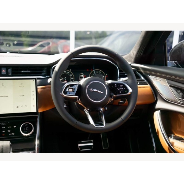 Jaguar XF - 2.0 D200 MHEV R-Dynamic HSE Black Auto Euro 6 (s/s) 4dr