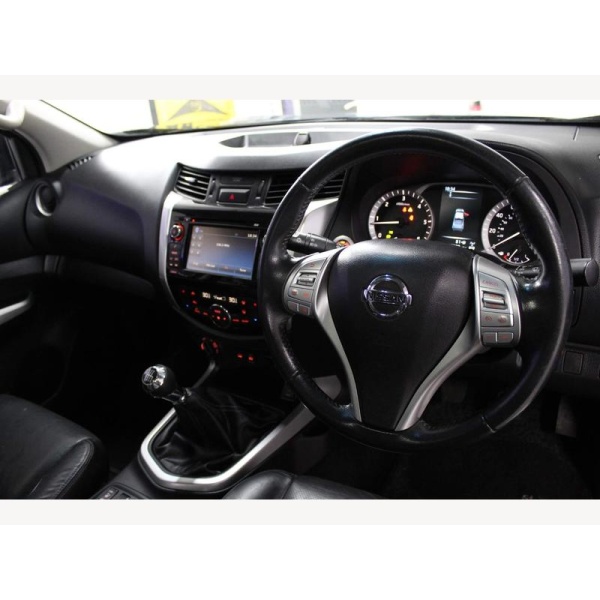 Nissan Navara - 2.3 dCi Tekna 4WD Euro 5 4dr