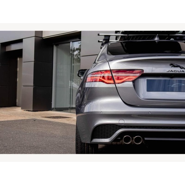 Jaguar XE - 2.0 D200 MHEV R-Dynamic SE Black Auto Euro 6 (s/s) 4dr