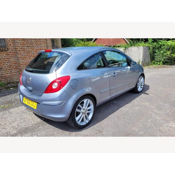 Vauxhall Corsa - 1.2i 16v Design Hatchback 3dr Petrol Manual (a/c) (139 g/km, 79 bhp)