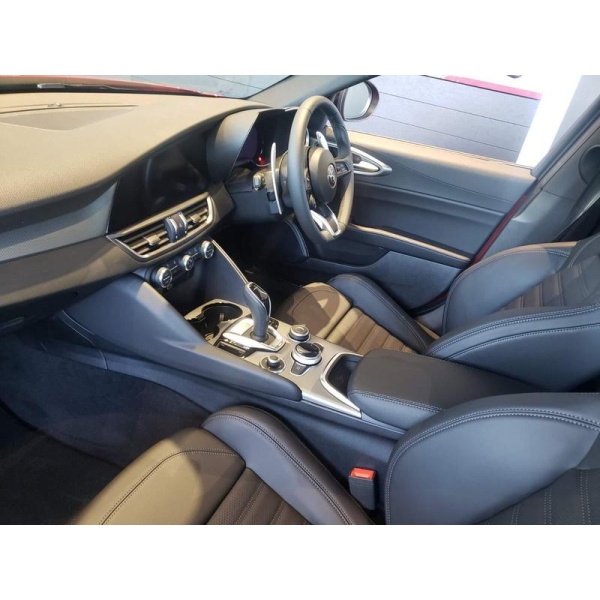 Alfa Romeo Giulia - 2.0 Turbo Petrol 280hp Veloce 4dr