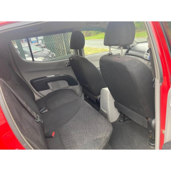 Mitsubishi L200 - 2.5 DI-D Animal Pickup 4dr Diesel Manual 4WD (236 g/km, 165 bhp)