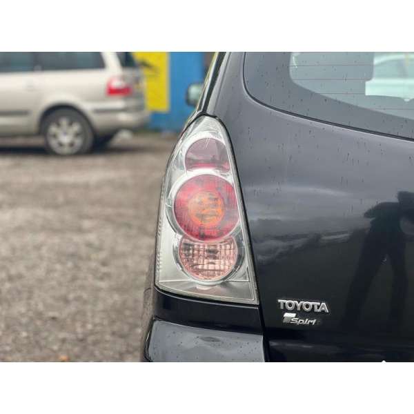 Toyota Corolla Verso - 2.0 D-4D T Spirit 5dr