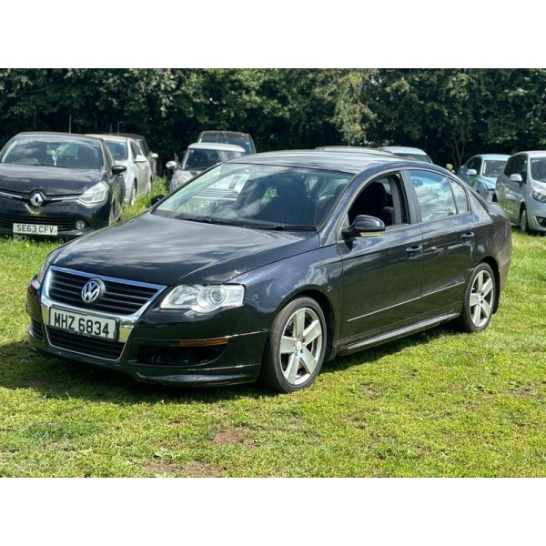 Volkswagen Passat - 2.0 TDI R-Line Euro 5 4dr