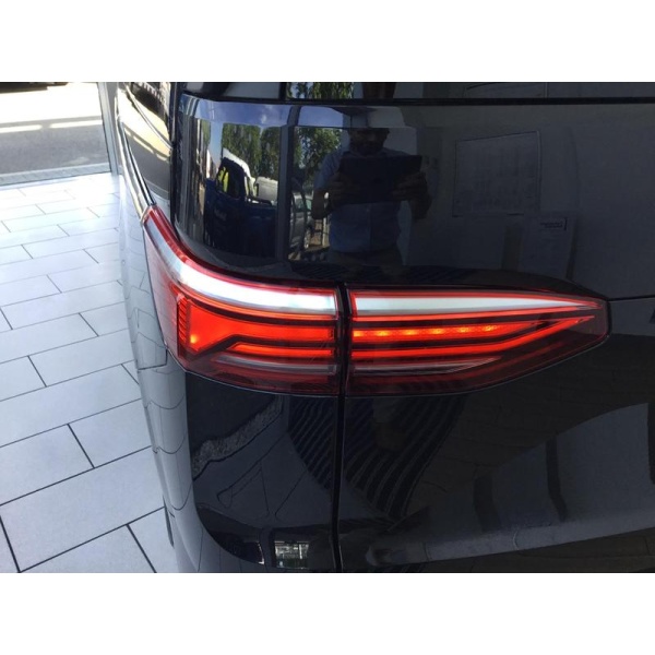 Volkswagen Multivan - 1.4 TSI 13kWh Style DSG L2 Euro 6 (s/s) 5dr