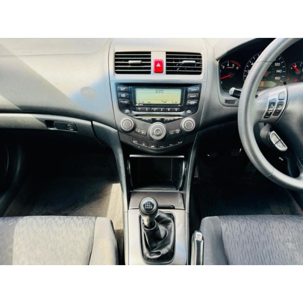 Honda Accord - 2.2 i-CDTi SE 4dr (hands free)