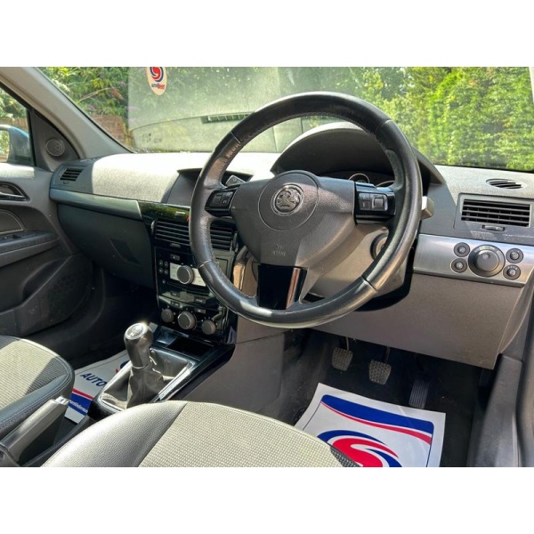 Vauxhall Astra - 1.6i 16v Design 5dr