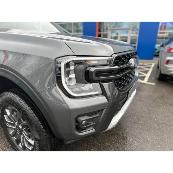 Ford Ranger - 2.0L 205PS 10SPD AUTO WILDTRAK POWER PACK 3 TOW BAR POWER ROLLER SHUTTER ICE PACK 106