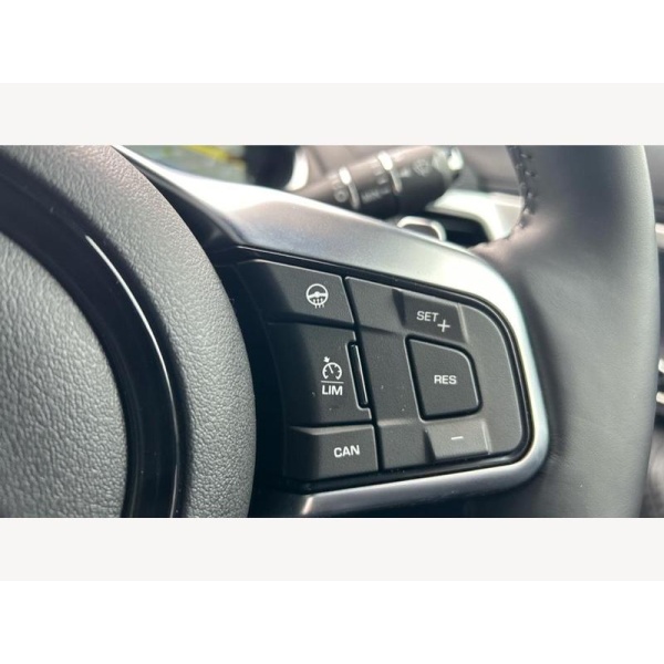 Jaguar F-type - 2.0 P300 R-Dynamic - MASSIVE SAVING!! -Heated seats and Heated steering whe 2dr