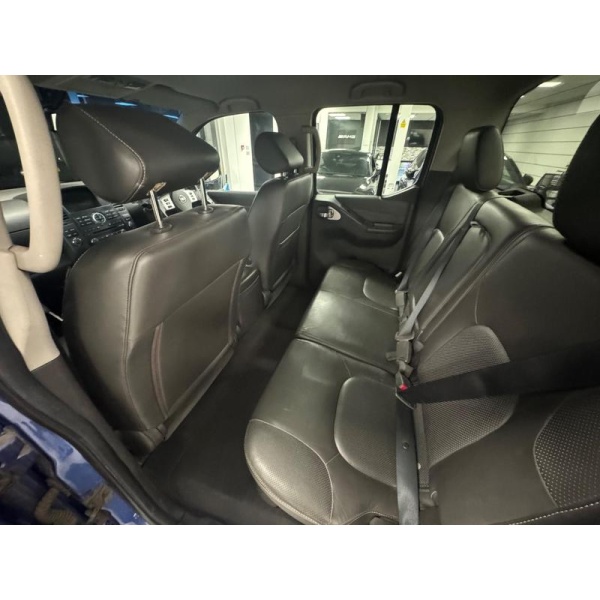 Nissan Navara - 2.5 dCi Tekna 4WD Euro 5 4dr