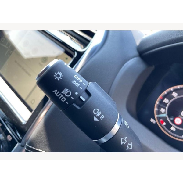 Jaguar XE - 2.0 D200 R-Dynamic SE Black 4dr Auto