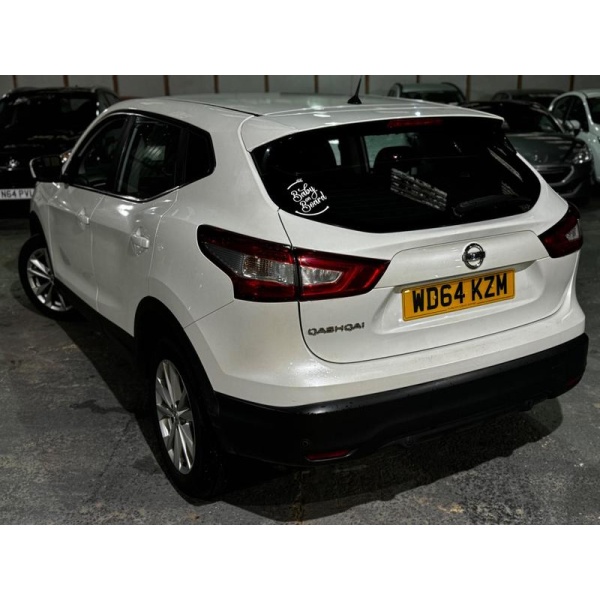 Nissan Qashqai - 1.2 DIG-T Acenta 2WD Euro 5 (s/s) 5dr