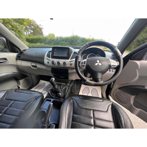 Mitsubishi L200 - 2.5 DI-D Barbarian 4WD Euro 4 4dr (LB)