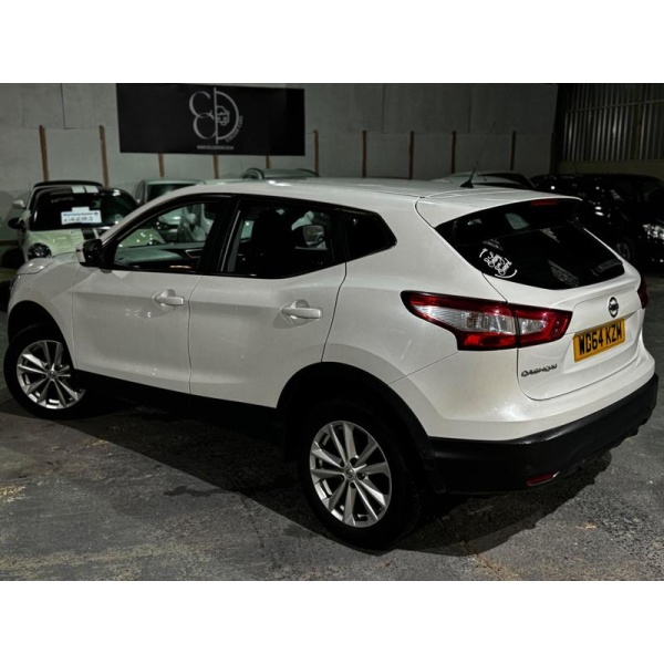 Nissan Qashqai - 1.2 DIG-T Acenta 2WD Euro 5 (s/s) 5dr