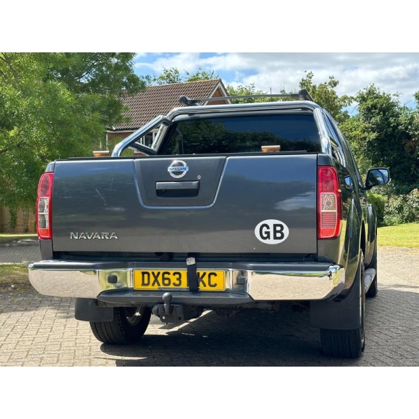 Nissan Navara - 2.5 dCi Tekna Auto 4WD Euro 5 4dr
