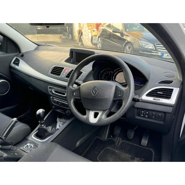 Renault Megane - 2.0 DYNAMIQUE TCE 2d 180 BHP ULEZ FREE SATNAV BLUETOOTH AC