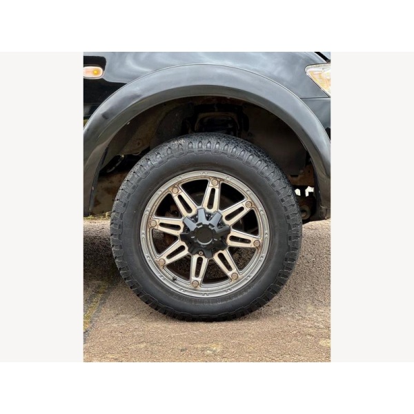 Mitsubishi L200 - 2.5 DI-D Barbarian Pickup Double Cab 4dr Diesel Manual 4WD Euro 5 (LB) (175 ps)