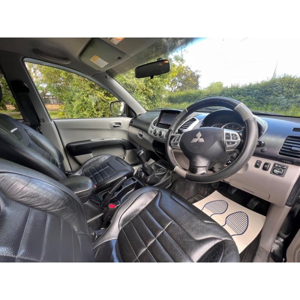 Mitsubishi L200 - 2.5 DI-D Barbarian 4WD Euro 4 4dr (LB)