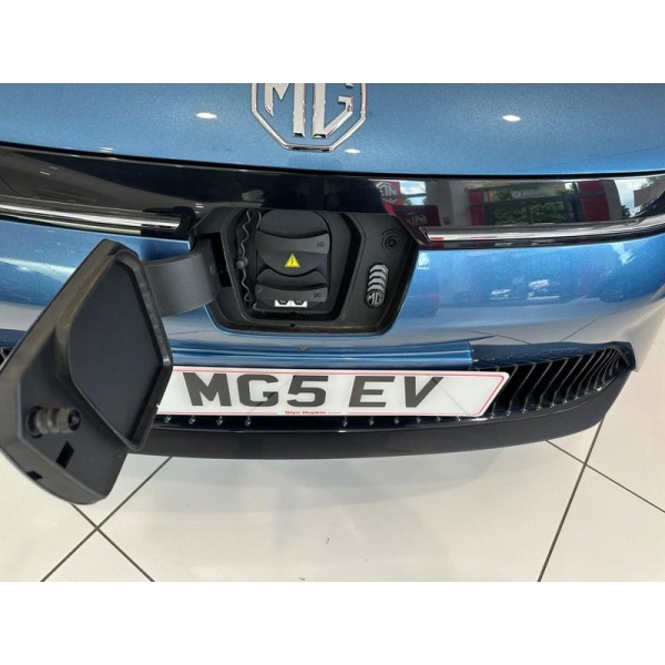MG MG5 - 61.1kWh Trophy Auto 5dr