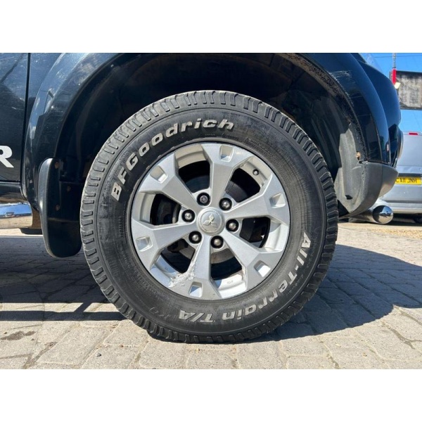 Mitsubishi L200 - 2.5 DI-D 4X4 WARRIOR LB DCB 175 BHP