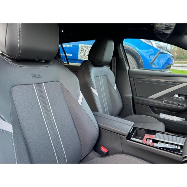 Vauxhall Astra - 1.6 12.4kWh GS Sports Tourer 5dr Petrol Plug-in Hybrid Auto Euro 6 (s/s) (180 ps)