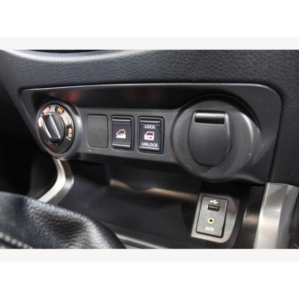 Nissan Navara - 2.3 dCi Tekna 4WD Euro 5 4dr
