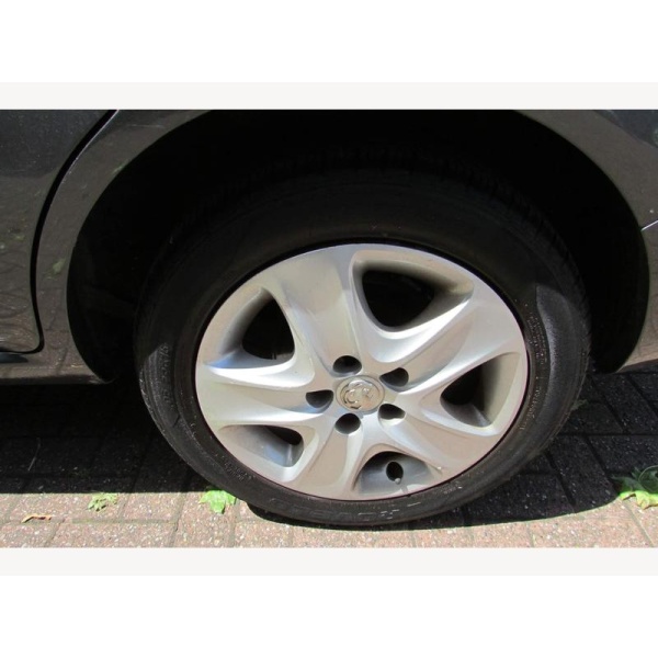 Vauxhall Zafira - 1.6 16V Exclusiv MPV 5dr Petrol Manual Euro 5 (115 ps)