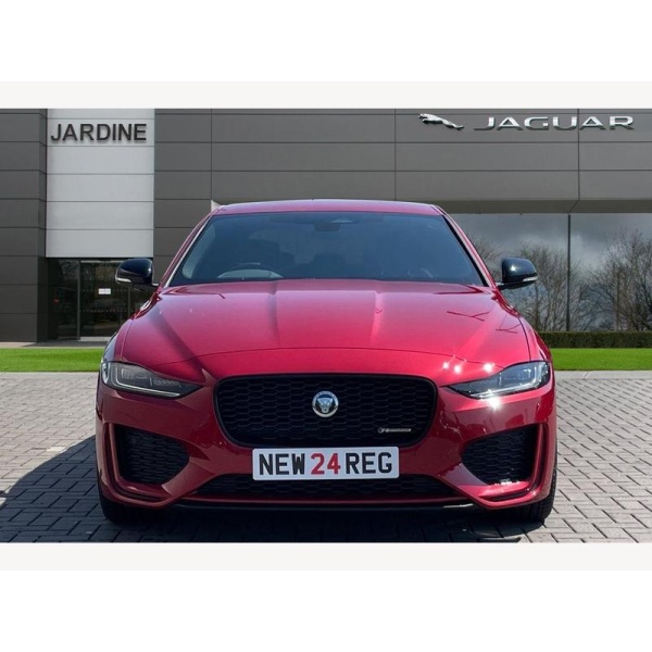 Jaguar XE - 2.0 D200 R-Dynamic SE Black 4dr Auto