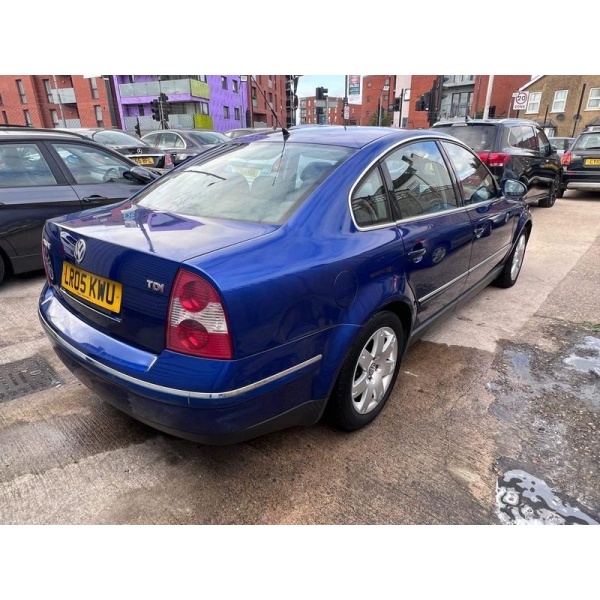 Volkswagen Passat - 1.9 TDI PD Sport 4dr