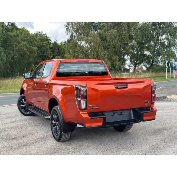 Isuzu D-max - 1.9 TD V-Cross Auto 4WD Euro 6 (s/s) 4dr