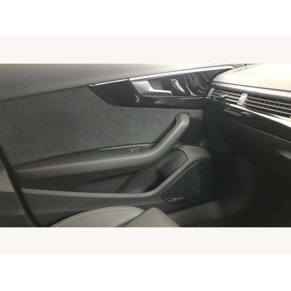 Audi A4 Avant - AUDI A4 Avant Black Edition 35 TFSI 150 PS S tronic 2.0 5dr