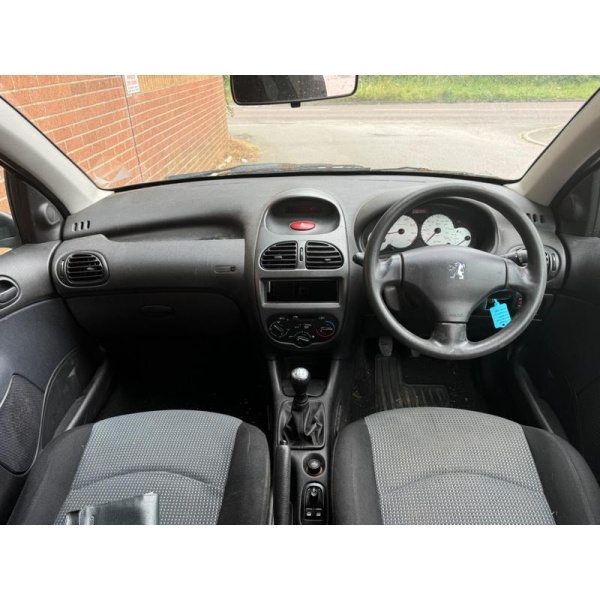 Peugeot 206 SW - 1.4 8v S 5dr (a/c)