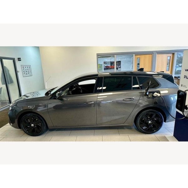 Vauxhall Astra - 1.6 12.4kWh GS Sports Tourer 5dr Petrol Plug-in Hybrid Auto Euro 6 (s/s) (180 ps)