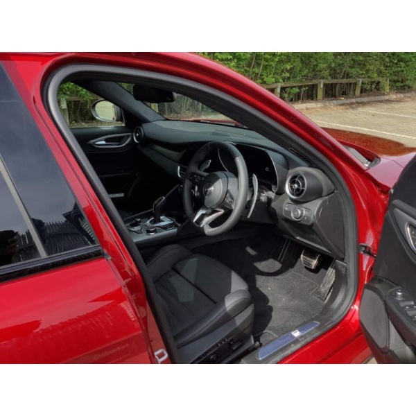Alfa Romeo Giulia - 2.0 Turbo Petrol 280hp Veloce 4dr