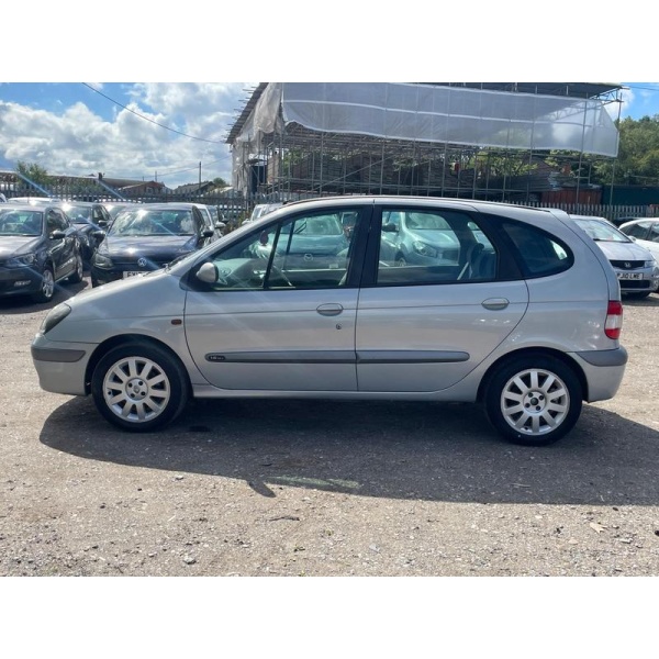 Renault Scenic - 1.6 16v Fidji 5dr