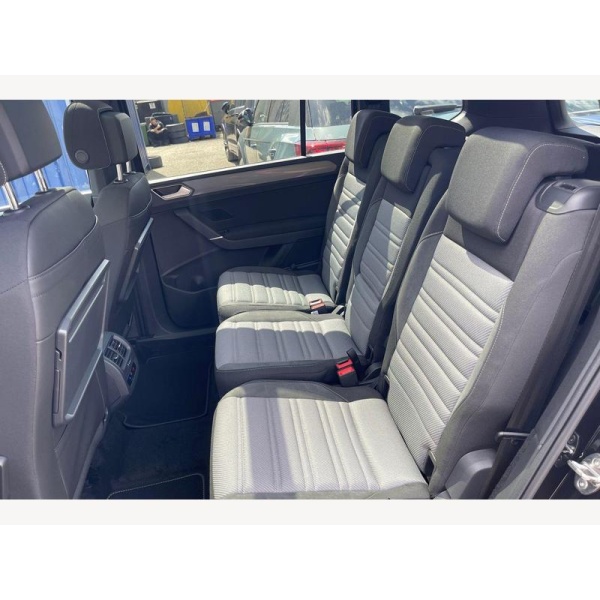 Volkswagen Touran - 1.5 TSI EVO R-Line DSG Euro 6 (s/s) 5dr
