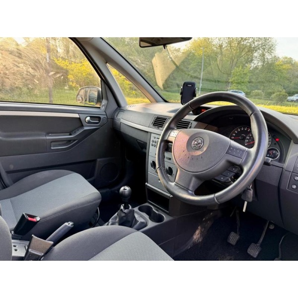 Vauxhall Meriva - 1.8i 16v Design 5dr (a/c)