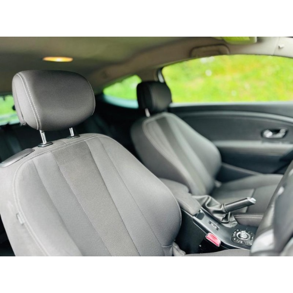 Renault Megane - 1.6 16V Dynamique TomTom Euro 5 3dr