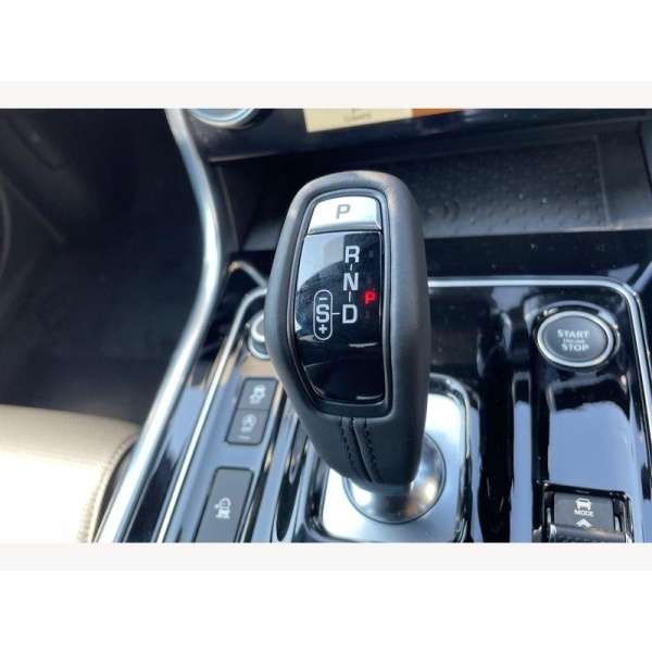 Jaguar XE - 2.0 D200 R-Dynamic SE Black 4dr Auto