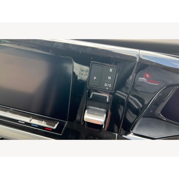 Volkswagen Multivan - 1.4 TSI 13kWh Style DSG L2 Euro 6 (s/s) 5dr