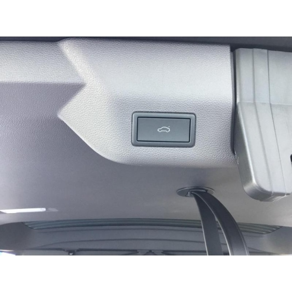 Volkswagen Multivan - 1.4 TSI 13kWh Style DSG L2 Euro 6 (s/s) 5dr
