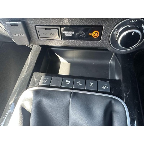 Isuzu D-max - 1.9 TD V-Cross Auto 4WD Euro 6 (s/s) 4dr